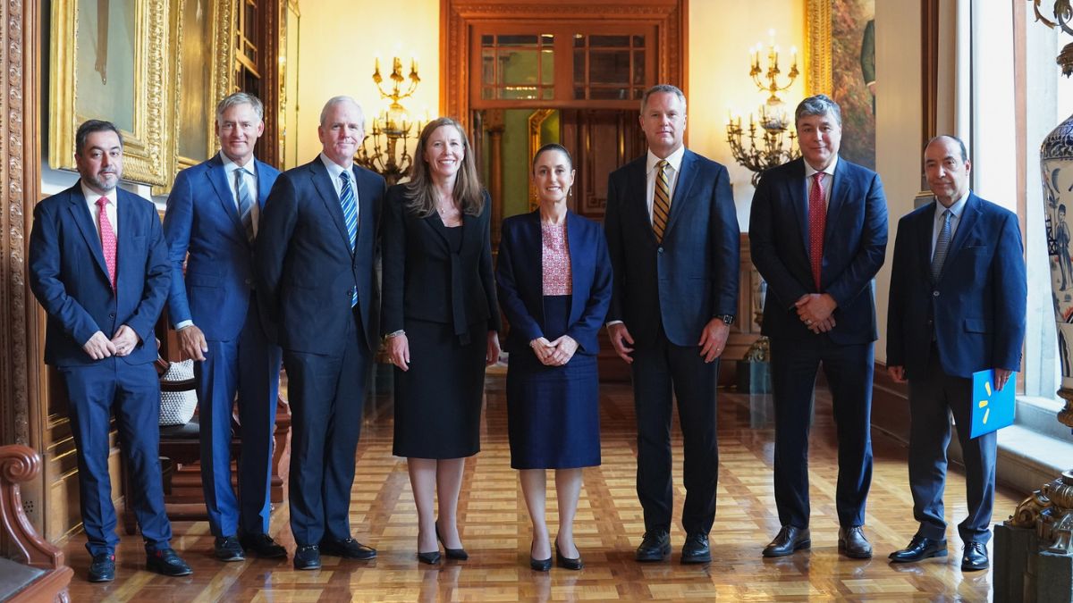 Claudia Sheinbaum se reúne con CEO de Walmart; confirman inversiones y apoyo al Plan México. Foto: Especial