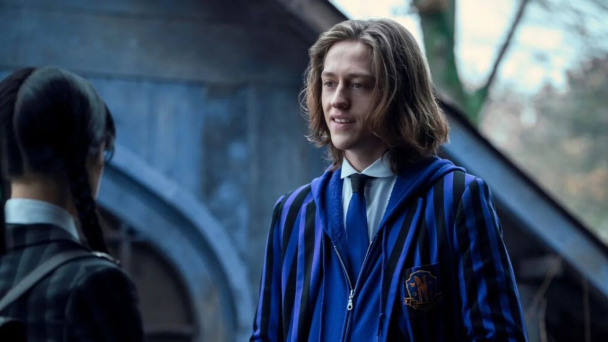 ¿Por qué Percy Hynes White ya no sale en Merlina 2? 