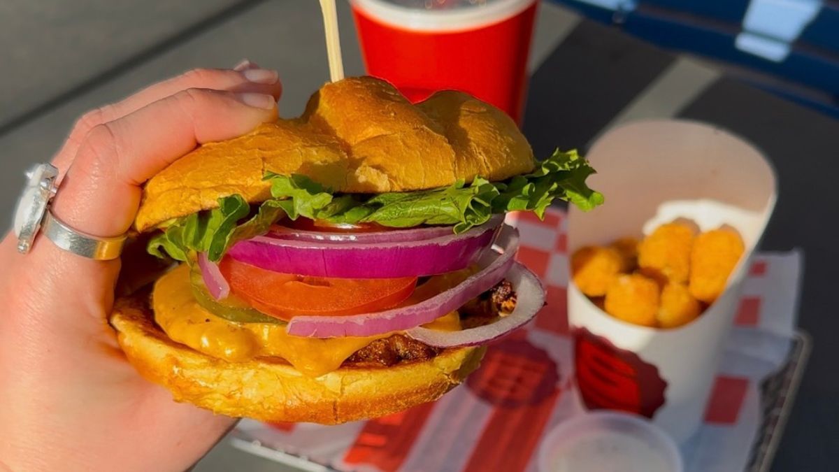 Smashburger will have a burger deal! Check out what it’s all about