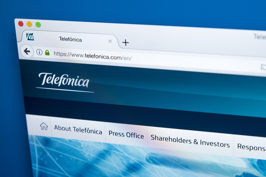 claro quiero comprar telefonica chile y la marca movistar
