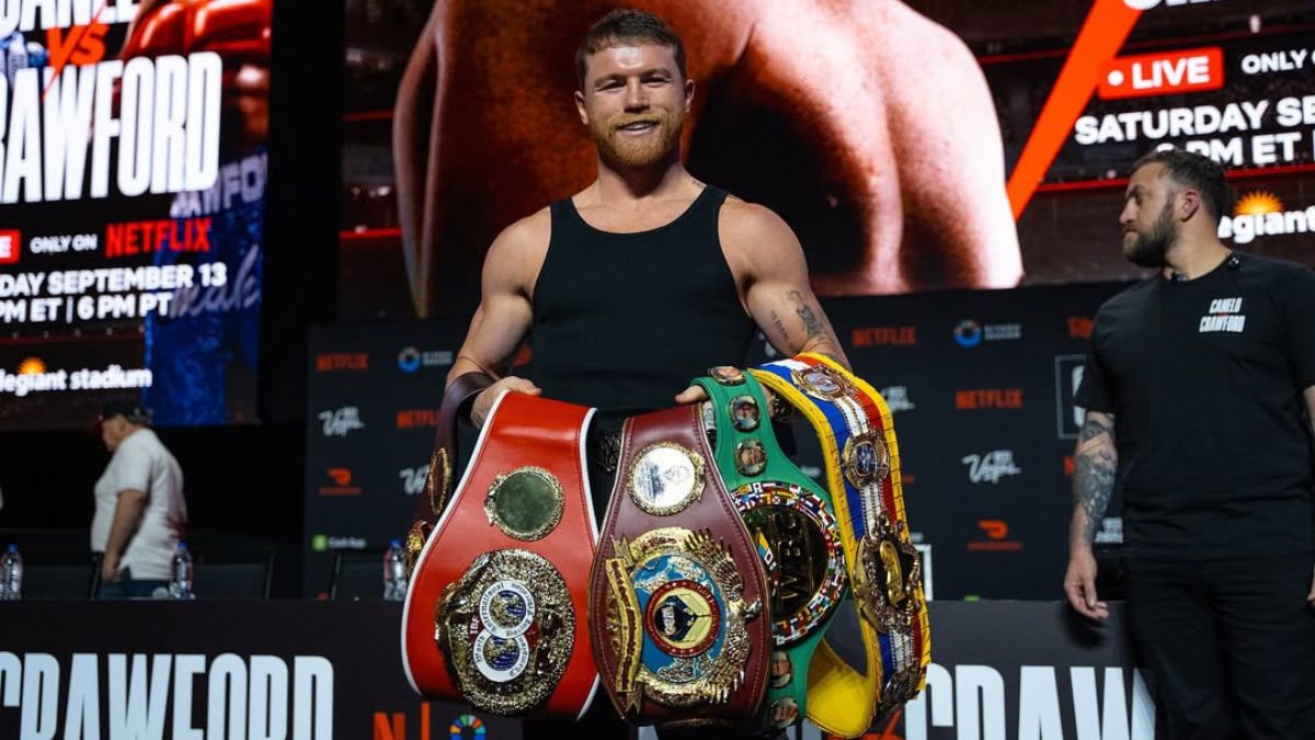 Who has Canelo Álvarez lost to?