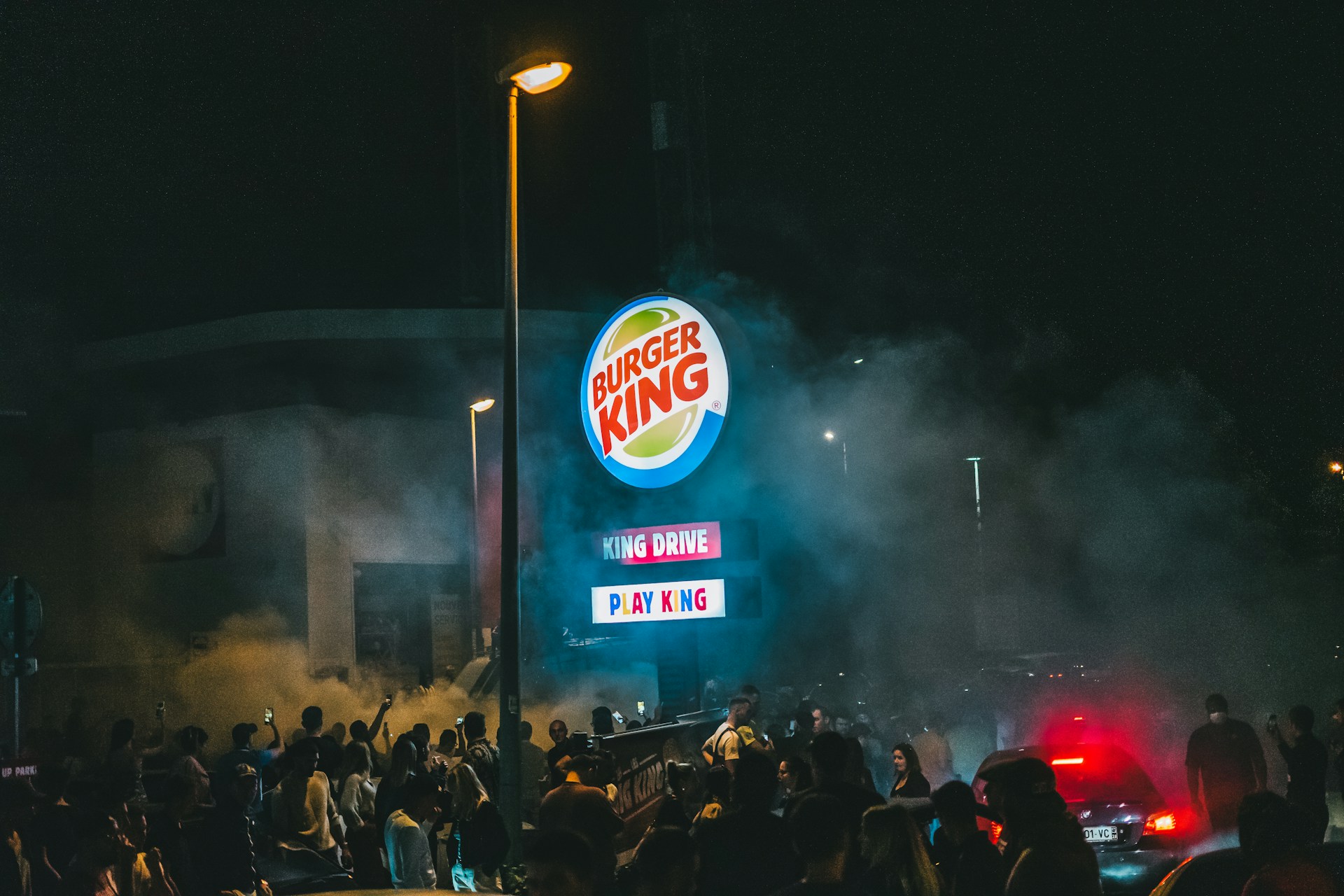 Burger King Paraguay vuelve al Mundial con creatividad de marca cambio logo