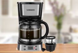 ¡Ofertón! Cafetera programable con jarra de vidrio por menos de 599 pesos en Amazon Cortesía: Marca / Canva