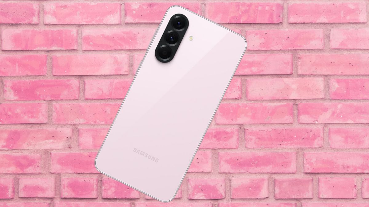 Fiestas Patrias 2025: Samsung Galaxy A56 de 256 GB en ROSA, el producto más deseado en Amazon Cortesía: Marca / Canva
