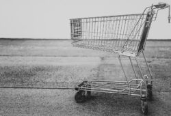Multas de hasta 80 dólares por carritos abandonados afectan a Walmart, Costco y Target en California