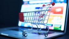 El e-commerce marcará récord en fin de año: Más de la mitad de los mexicanos comprará en marketplaces Cortesía: Canva