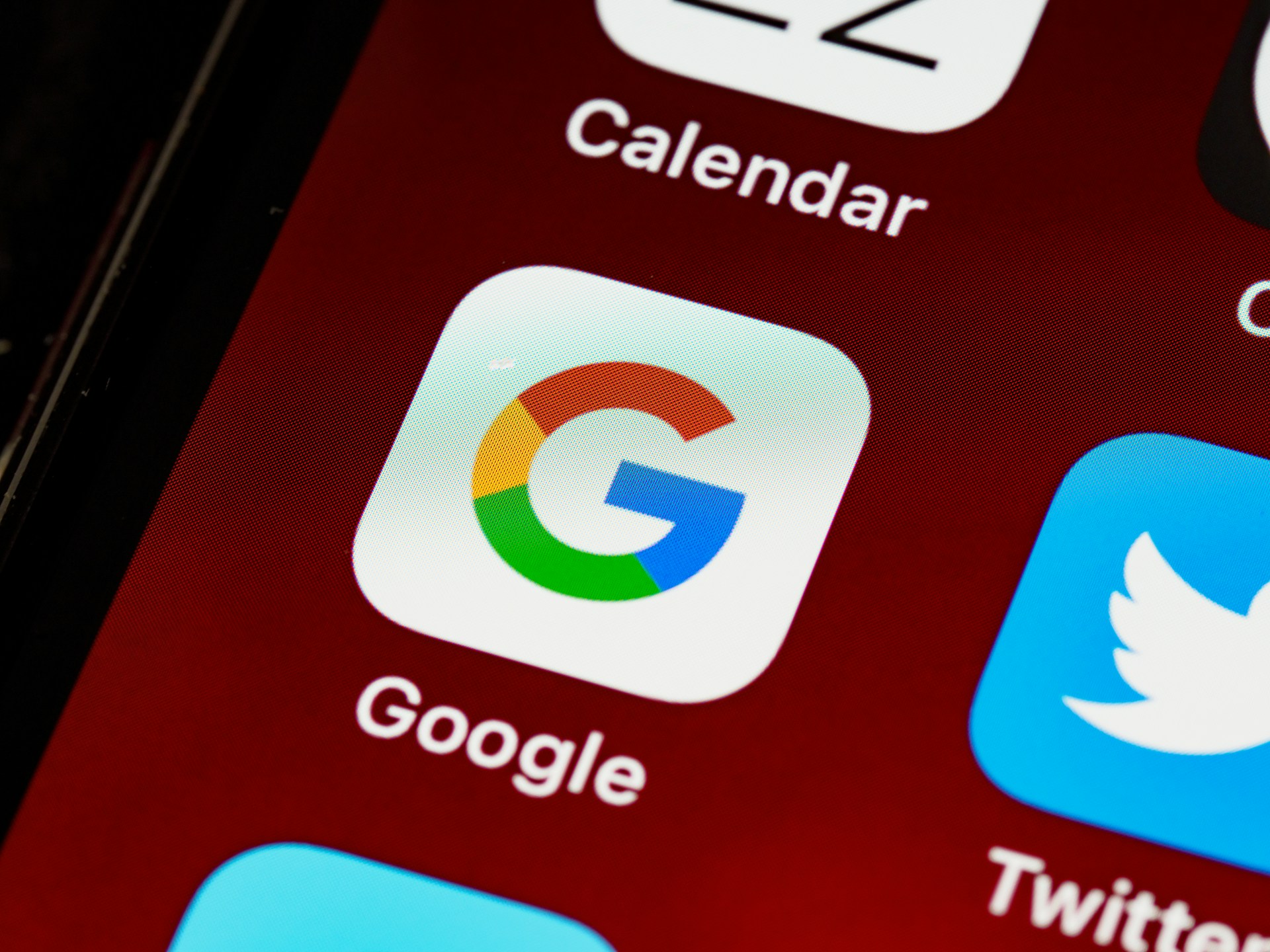 Acciones de Alphabet suben ante fallo que evita desarme judicial de Google